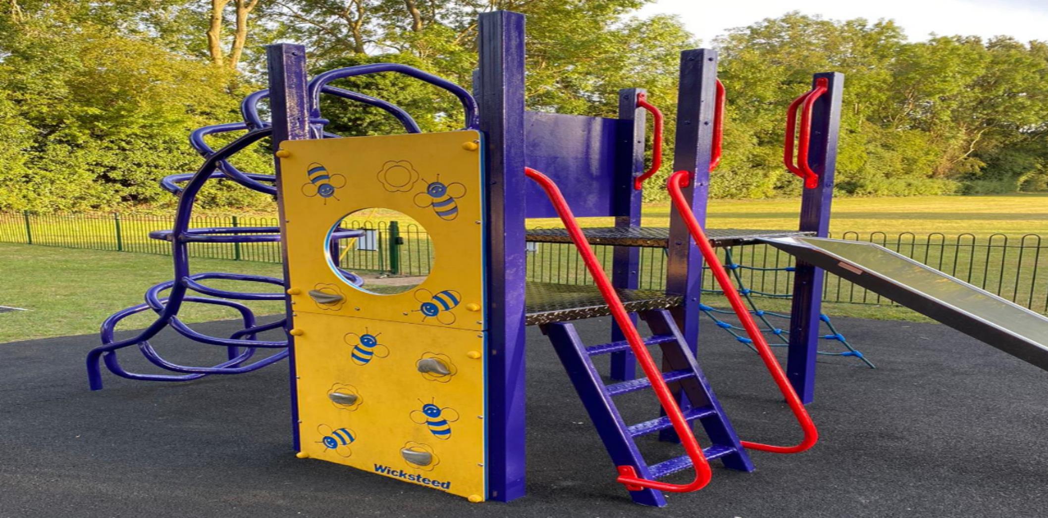 CommunityFieldToddlersPlayEquipment_crop3